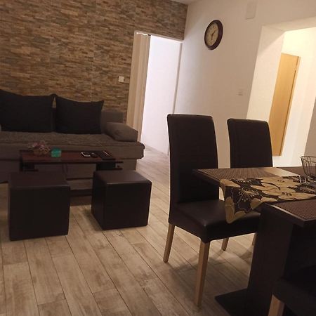 Studio Apartments Una โคเรนนิซา ภายนอก รูปภาพ