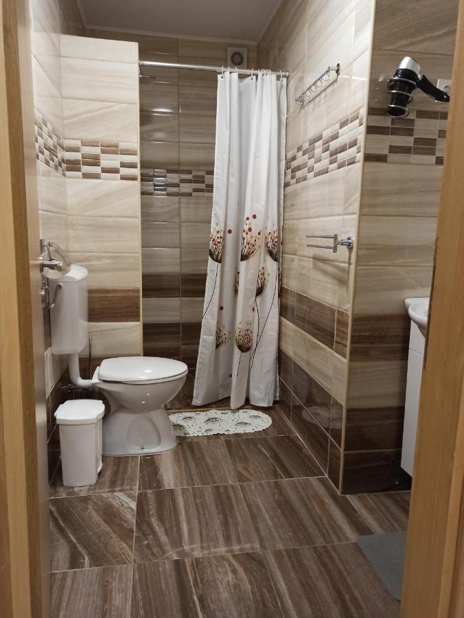 Studio Apartments Una โคเรนนิซา ภายนอก รูปภาพ
